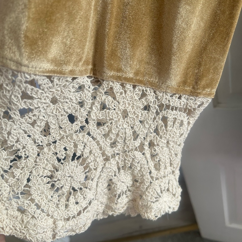 POL Tan Cardigan with Lace Detail - Picture 2 of 4